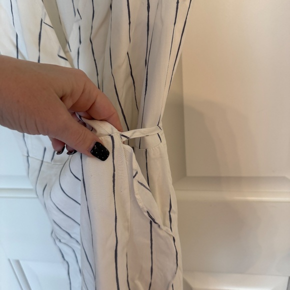 Abercrombie & Fitch Striped Ruffle Wrap Dress White/Gray 25195 - Picture 4 of 12
